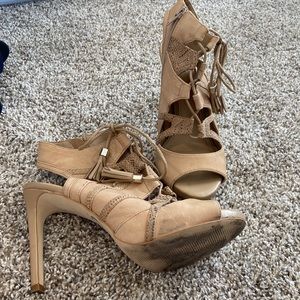 Gianni Bini nude lace up heels